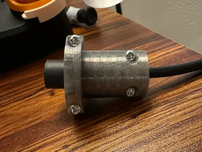 Emergency Stop Plug Anti-Dislodgement Device