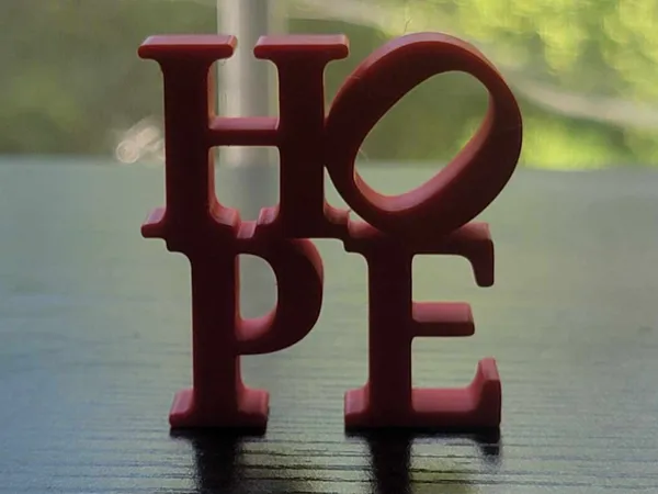 Mot décoratif Hope empilé