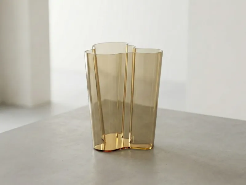 Smudge vase