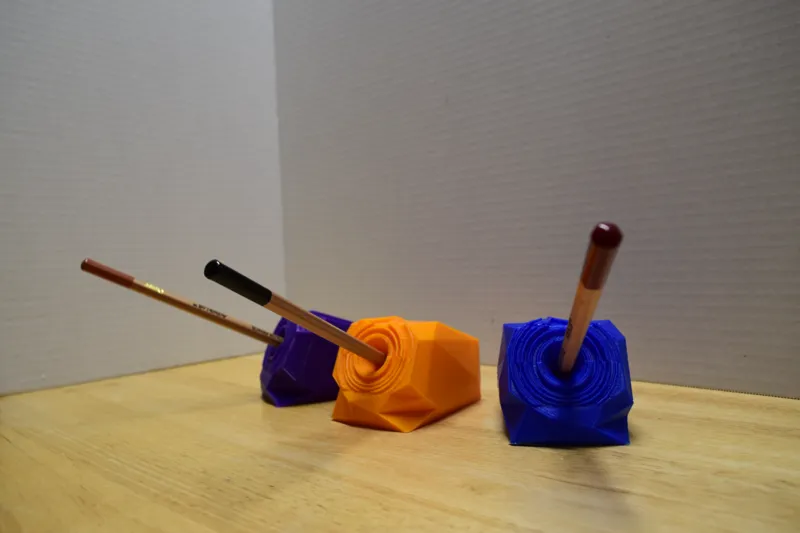 Pencil Holder Low Poly Tank