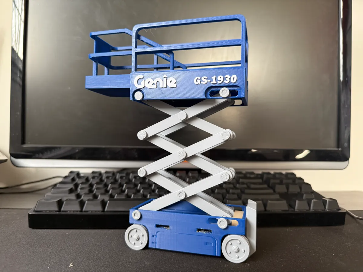 Retractable Desktop Scissor Lift - Free 3D Print Model - MakerWorld