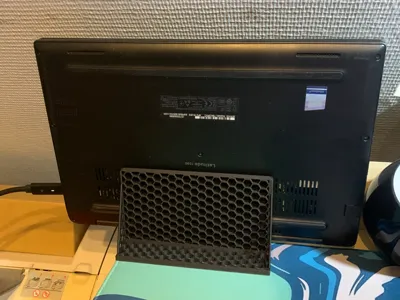 Laptop stand