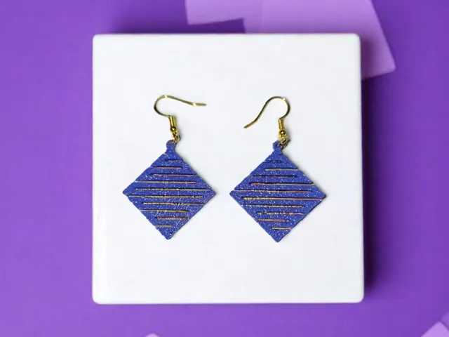 Line square earrings