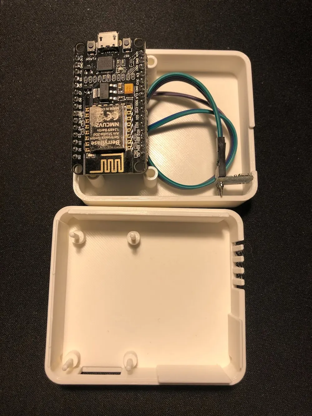 Case for ESP8266 NodeMCU and BMP180/BMP280 - MakerWorld 3D Model | 3Drop