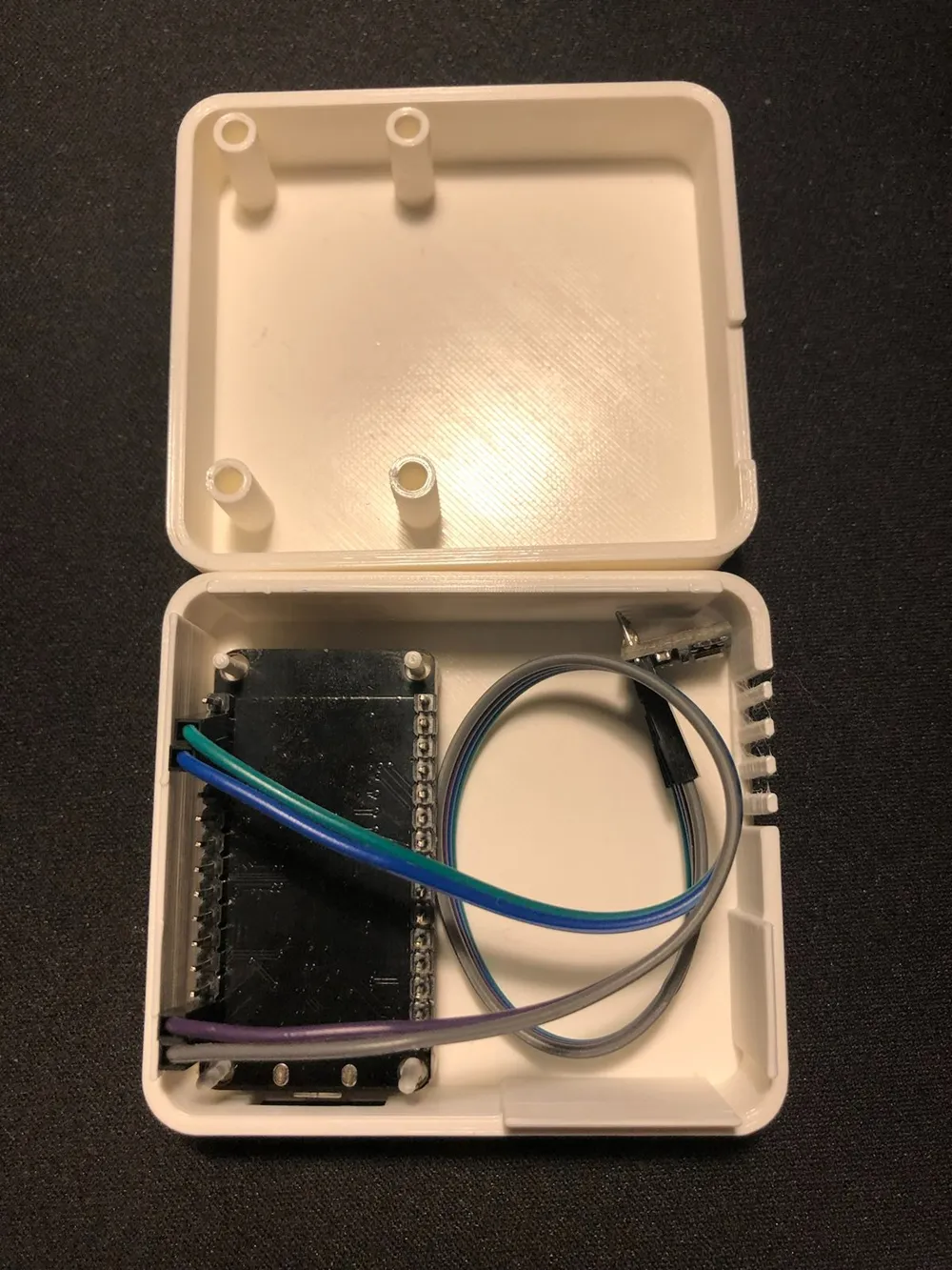 Case for ESP8266 NodeMCU and BMP180/BMP280 - MakerWorld 3D Model | 3Drop