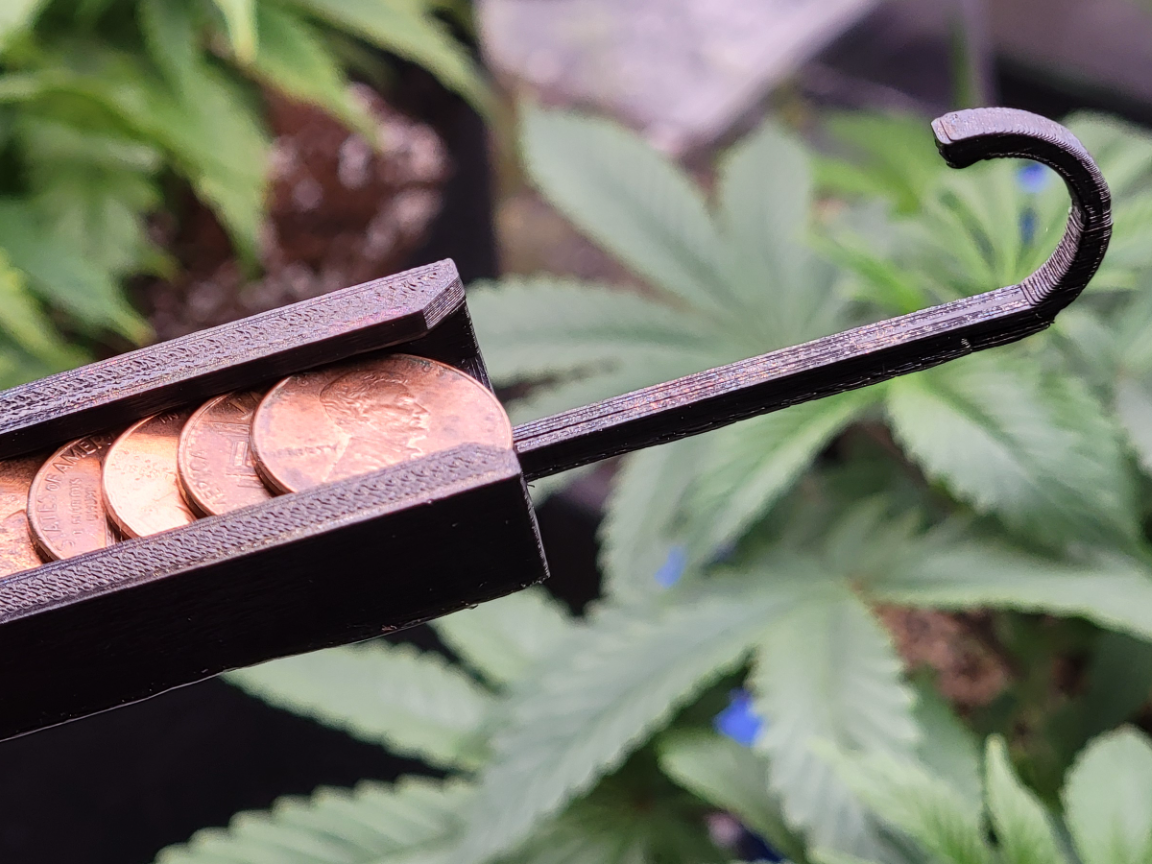 The Penny Trainer – Adjustable LST Plant Trainer