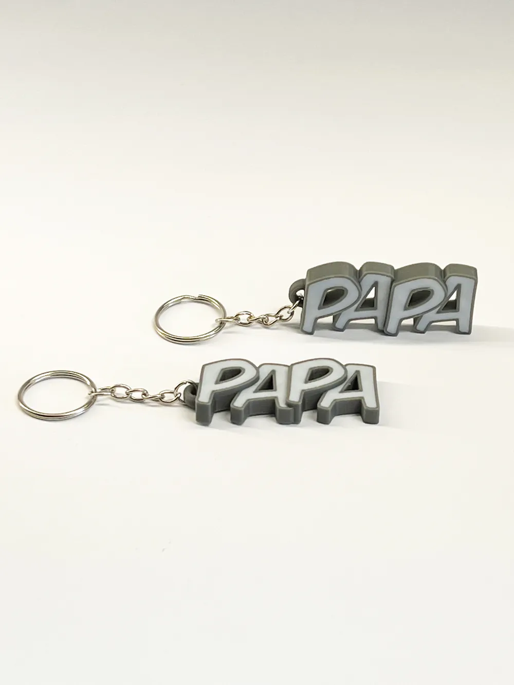 Beautiful keychain with the name Papa - Free 3D Print Model - MakerWorld
