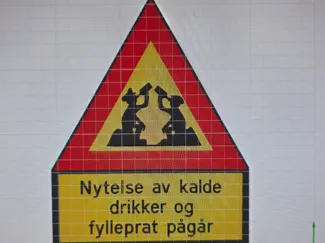 Nytelse av kalde drikker og fylleprat pågår