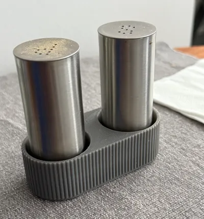 Salt and pepper holder for IKEA PLATS cans