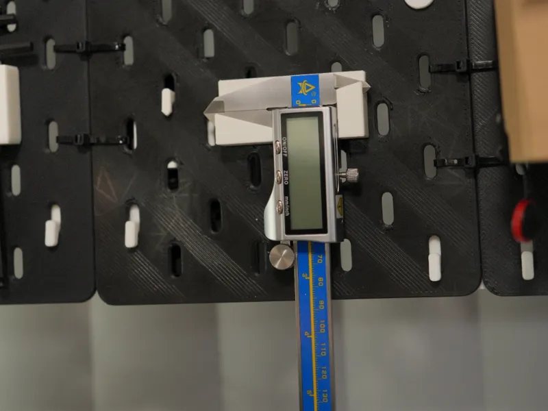 Skadis Digital Caliper Holder-Body