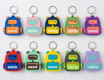 Llavero: Llavero Mochila Escolar Personalizable — vista de referencia 3