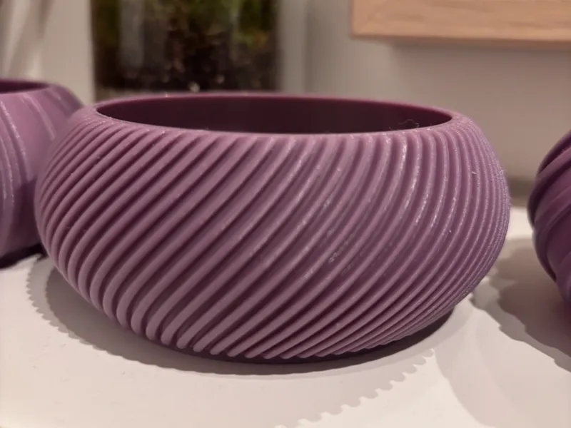 Stackable bowl with fine ribbing