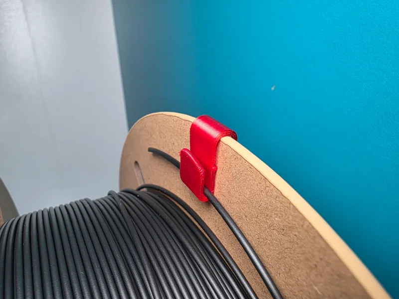 Filament clip on spool
