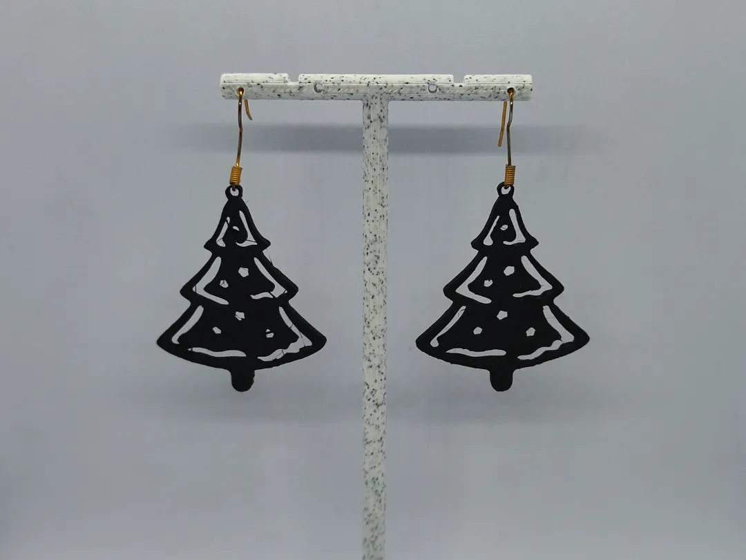 Fir Spirit Earrings by Layered Art 3D MakerWorld: Download Free 3D Models - 3D model önizlemesi