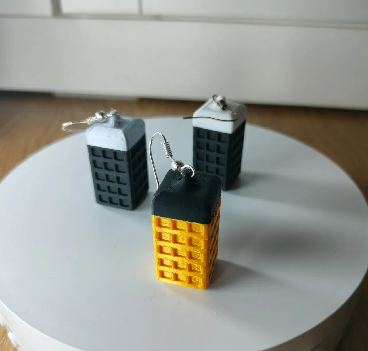 Apartment building - earrings view 4