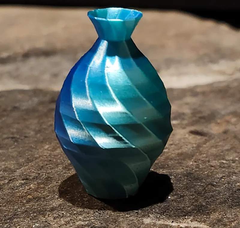 low poly vase