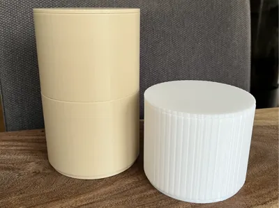 Stackable box with cover