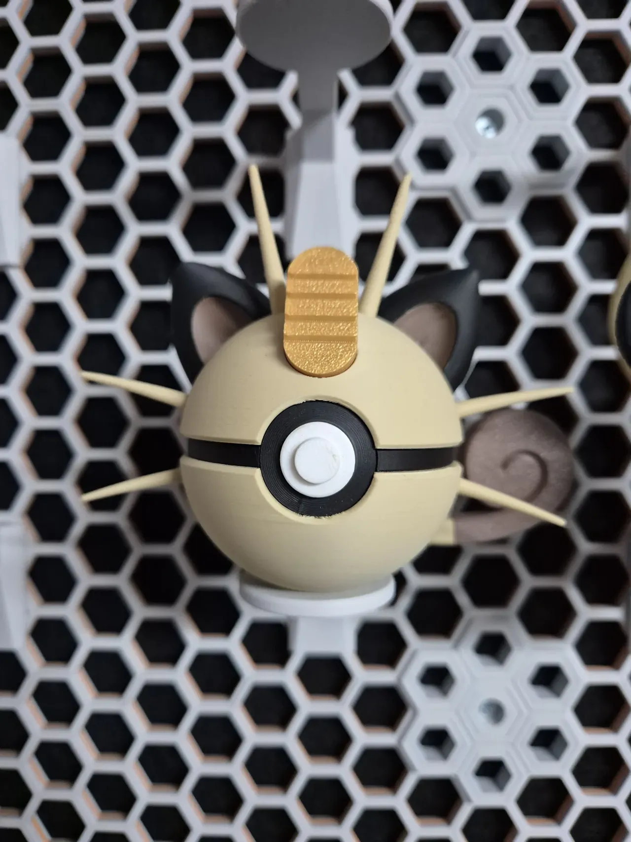#0052 - Meowth view 3