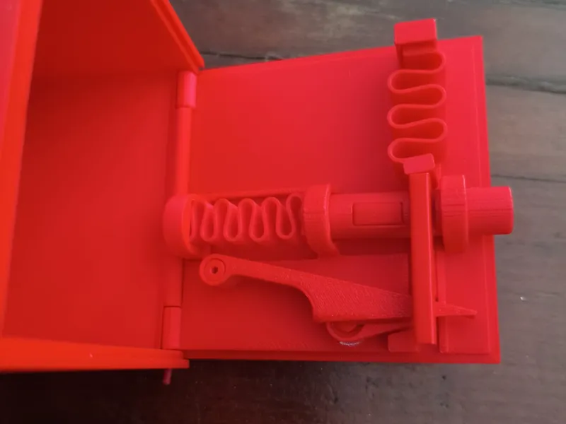 The Vault Box: Caja mecánica con pasador y llave