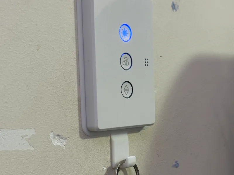 Screwless Key Holder for Light Switch Cover
