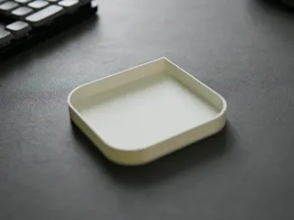Minimalist tray