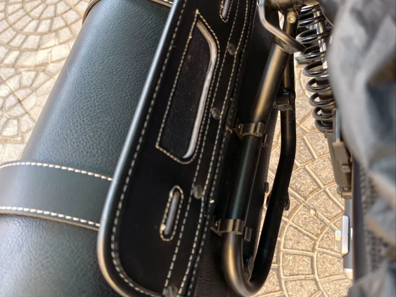 Motorcycle bag fixing kit