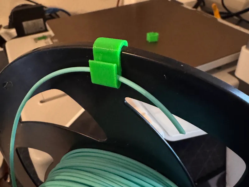 Filament Clip for thick edge spools