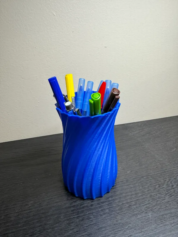 Porte-crayons en spirale