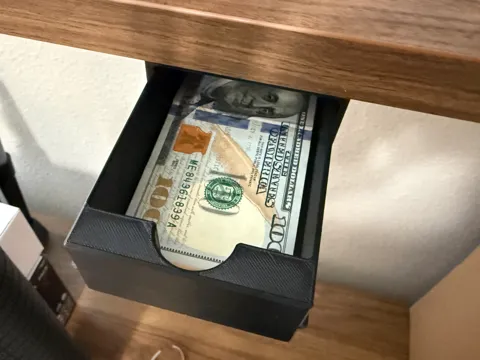 Estante o repisa: Hidden Cash Drawer – Under Desk Stash — referencia de MakerWorld