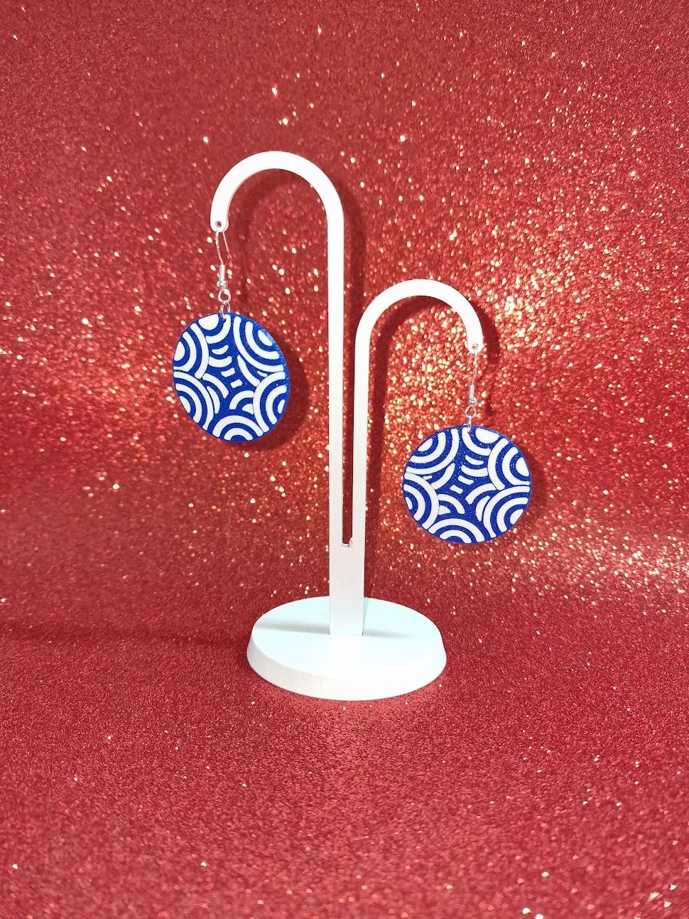 Round illusion earrings view 3