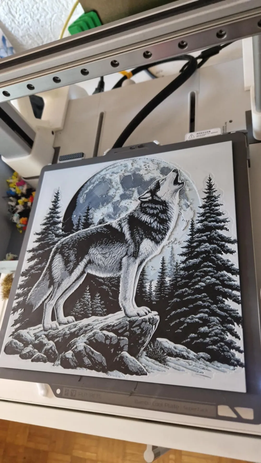 Wolf Hueforge - Wolf/Moon by Dakiren MakerWorld: Download Free 3D Models