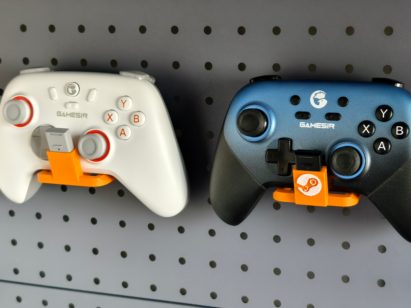 25mm Pegboard Controller Mount with USB Slot