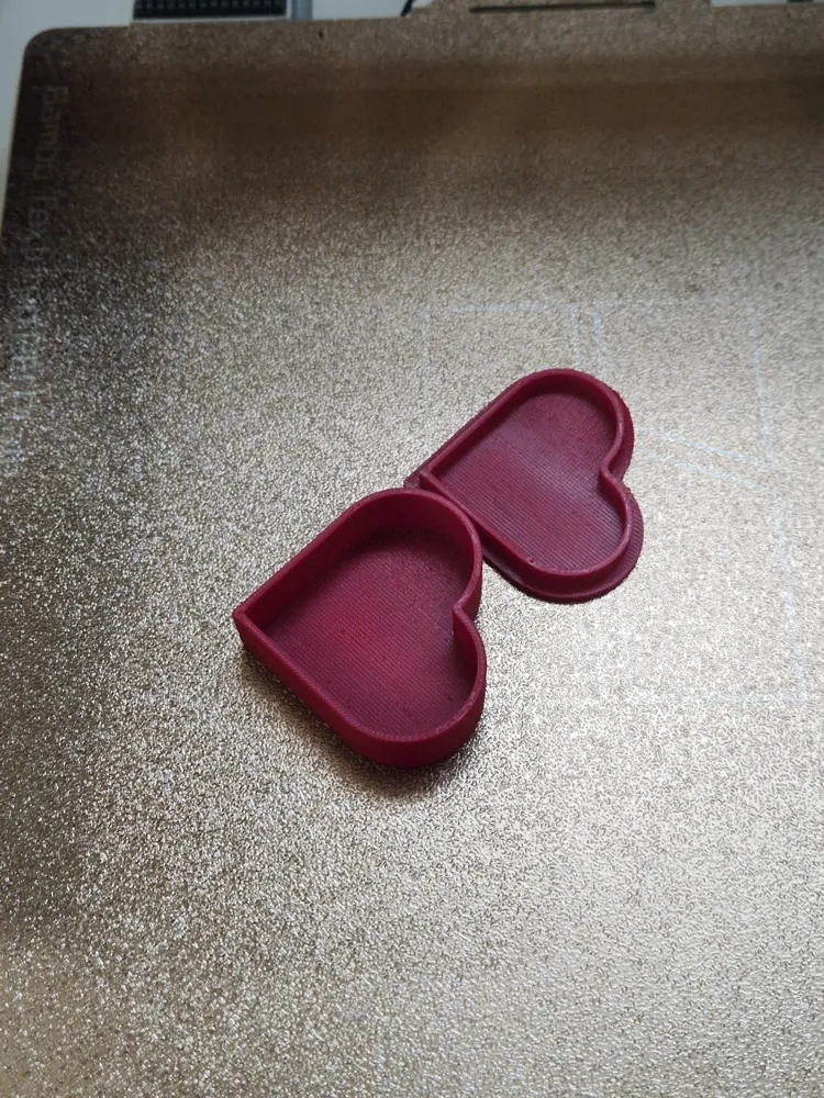 Parametric heart-shaped box with lid - Free 3D Print Model - MakerWorld