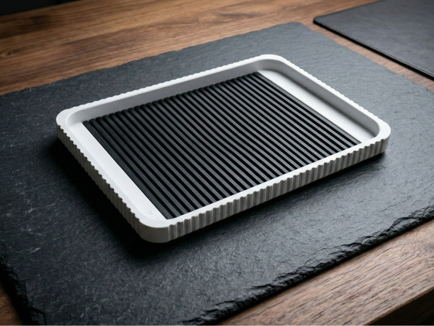 Miniatura 1 do modelo 3D Modern Slatted Tray