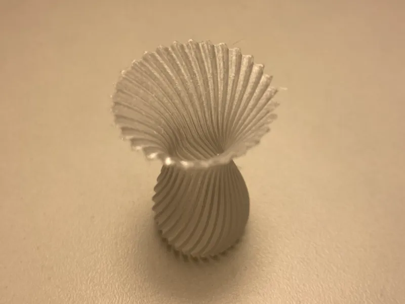 Satisfying pen holder