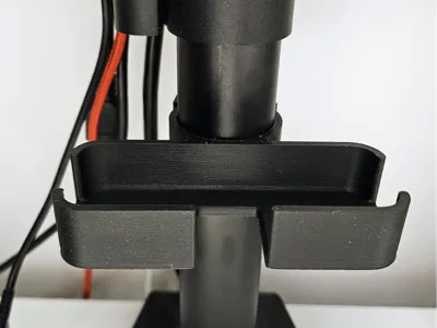 Monitor charging shelf