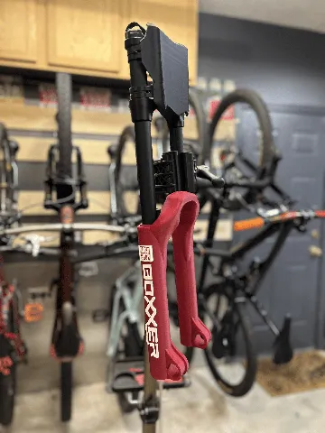 Caja o estuche: RockShox Boxxer Ultimate 3/4 scale replica — vista de referencia 3