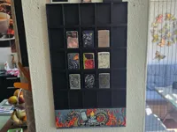 Wandregal für 25 Zippos mit Fläche für Bild