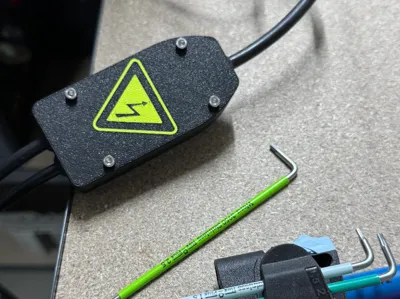 2-in-1-out Enclosure for Power Cables