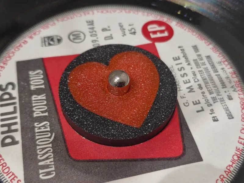 Vinyl Adapter 45 RPM (7") Heart