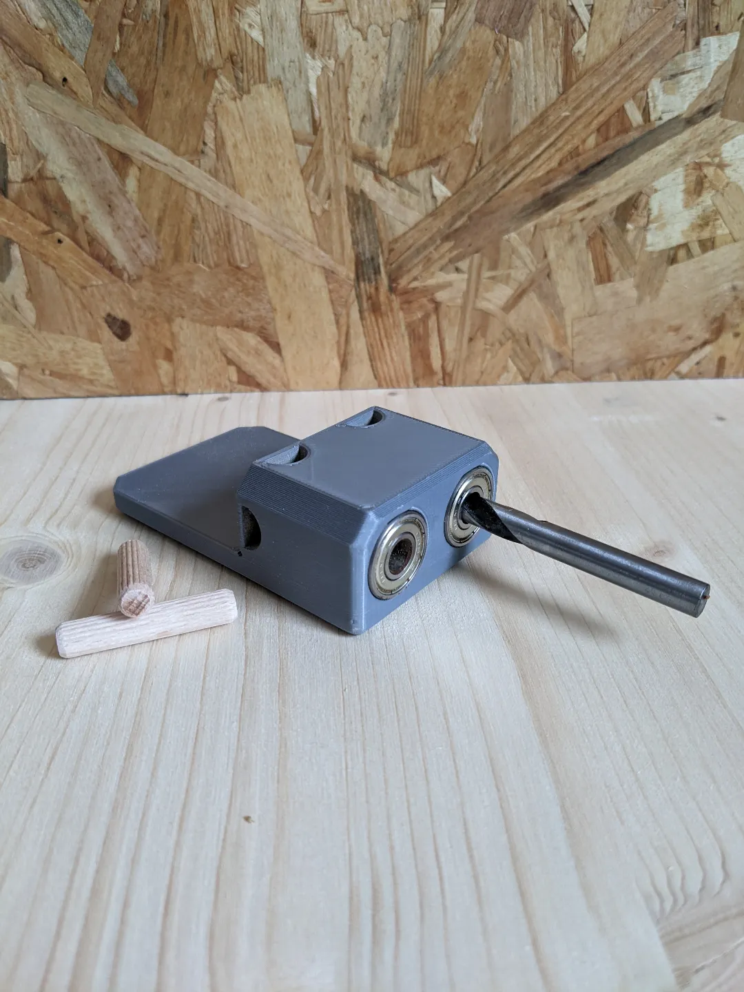 Gabarit de perçage pour chevilles bois