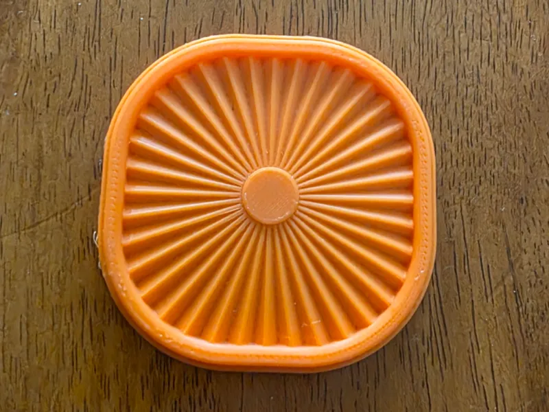 Tupperware Magnet - Square Lid Classic