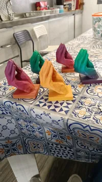 Main geste italien low poly — photo 4