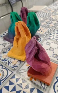 Main geste italien low poly — photo 6