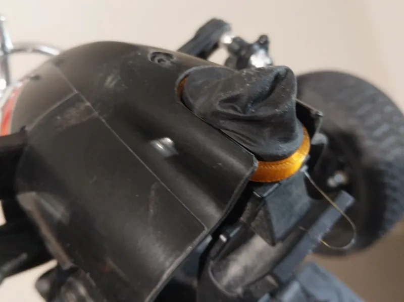 Losi 22s Sprint body latch dirt cover
