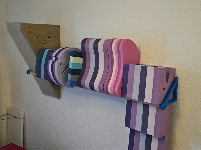 Hanger for bobles and large toys