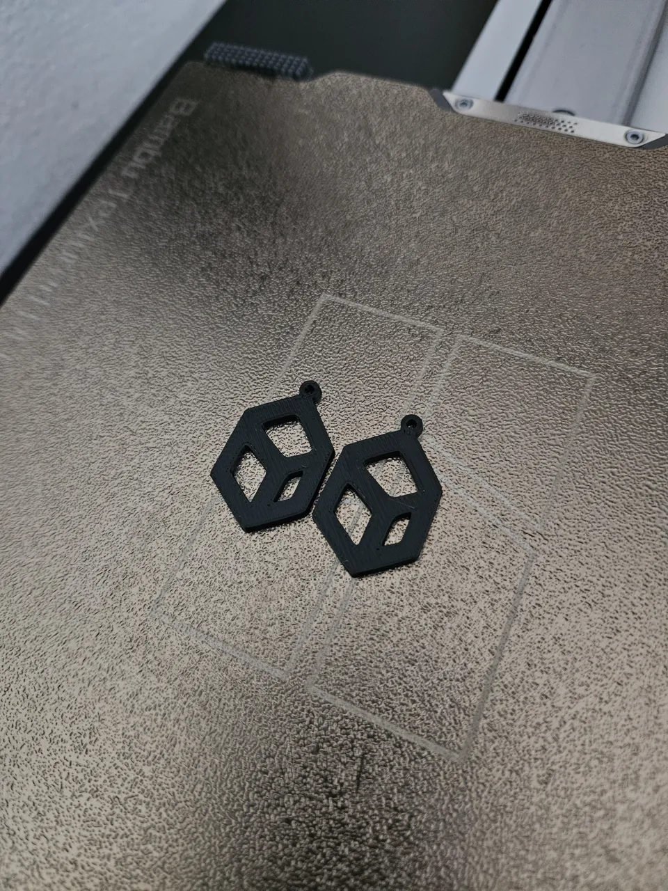 earrings cube view 2