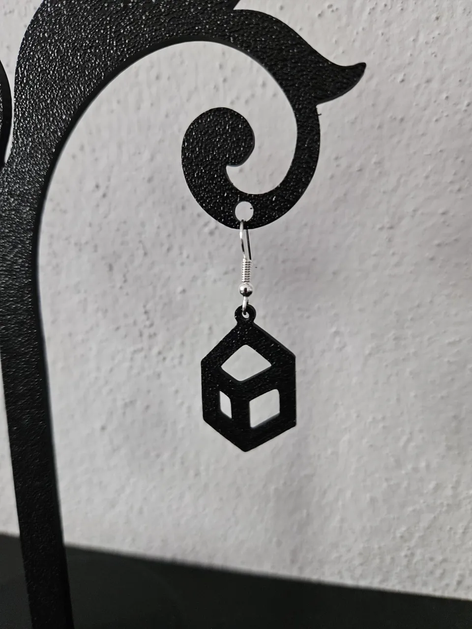 earrings cube view 3
