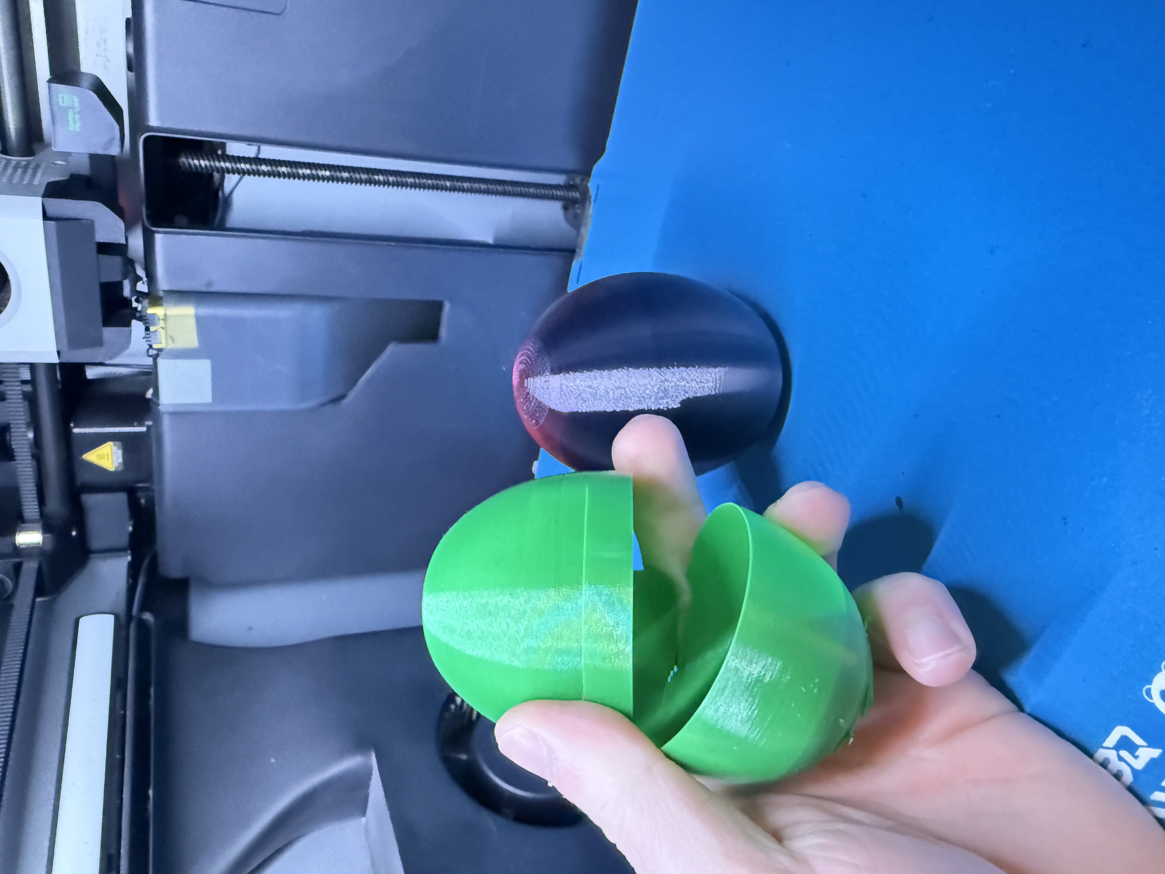 Miniatura 2 do modelo 3D Surprise Easter Egg 2