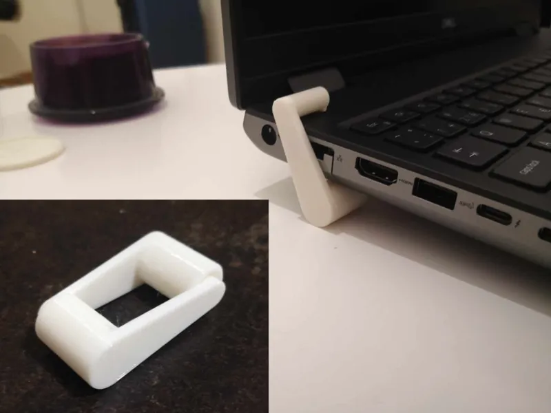 Simple notebook stand with lock in feature